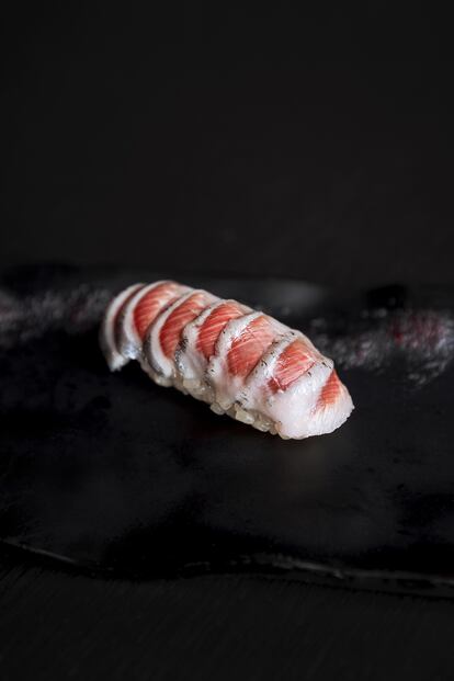 Nigiri de sardina, restaurante Umiko, Madrid. Fotografía: Fátima García Galeano