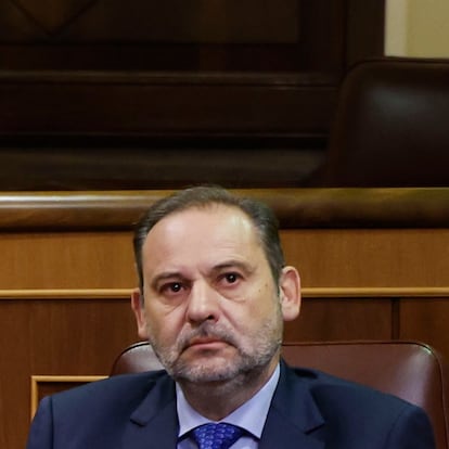 MADRID, 10/10/2024.- El diputado del Grupo Mixto Jos Luis ?balos asiste al pleno en el Congreso de los Diputados este jueves. EFE/ Sergio Prez
