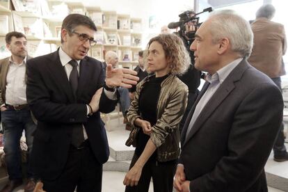 Patxi Lopez junto a Meritxell Batet y Rafael Simancas.