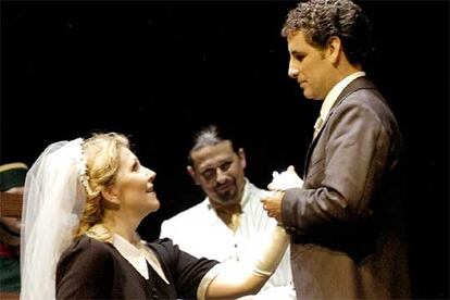 Joyce di Donato, Dalibor Jenis y Juan Diego Flórez, durante la representación de <i>El barbero de Sevilla.</i>