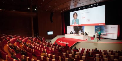 Junta de accionistas de Banco Santander celebrada el pasado octubre en Boadilla del Monte (Madrid).