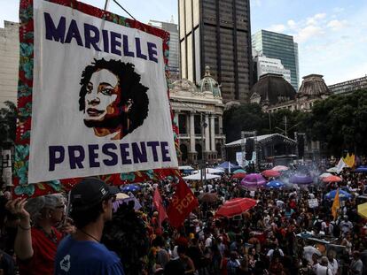 Una protesta en Río de Janeiro por el primer aniversario del asesinato de la concejala Marielle Franco.