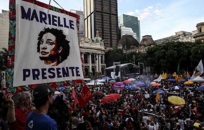 Una protesta en Río de Janeiro por el primer aniversario del asesinato de la concejala Marielle Franco.