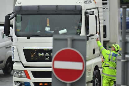 Control de documentación en el puerto de Dover (Reino Unido) para cruzar el canal de la Mancha tras la salida del Reino Unido del mercado interior europeo el pasado 31 de diciembre.