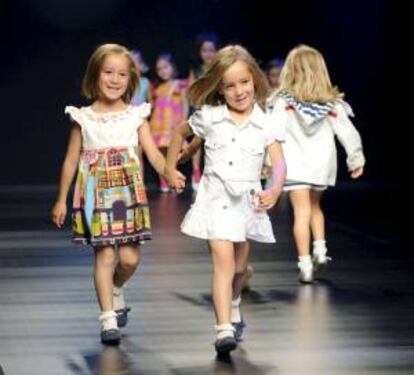Desfile de ropa infantil. EFE/Archivo