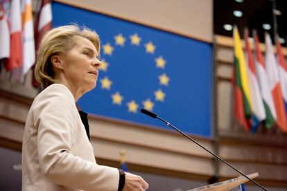 La presidenta de la Comisión Europea, Ursula von der Leyen, durante una intervención ante el Parlamento Europeo.