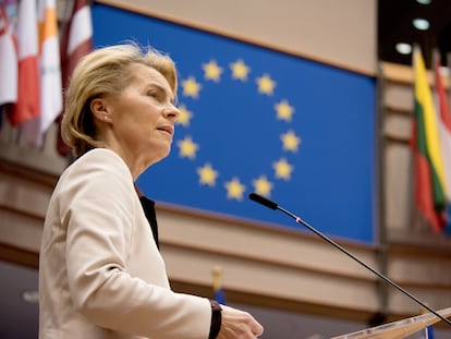 La presidenta de la Comisión Europea, Ursula von der Leyen, durante una intervención ante el Parlamento Europeo.