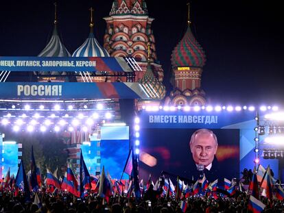 El presidente ruso, Vladímir Putin, participa en un acto masivo en Moscú para celebrar la anexión de cuatro territorios ucranios.