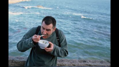 'Black Tide / Marea Negra', 2002-2003, de Allan Sekula.