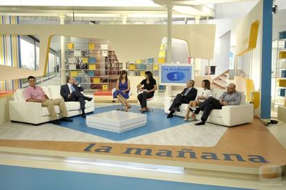 Presentadores e invitados del programa de TVE La mañana de La 1.