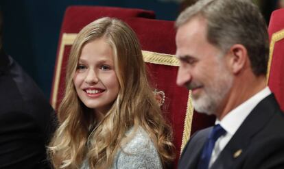 La princesa Leonor y el rey Felipe, este viernes.