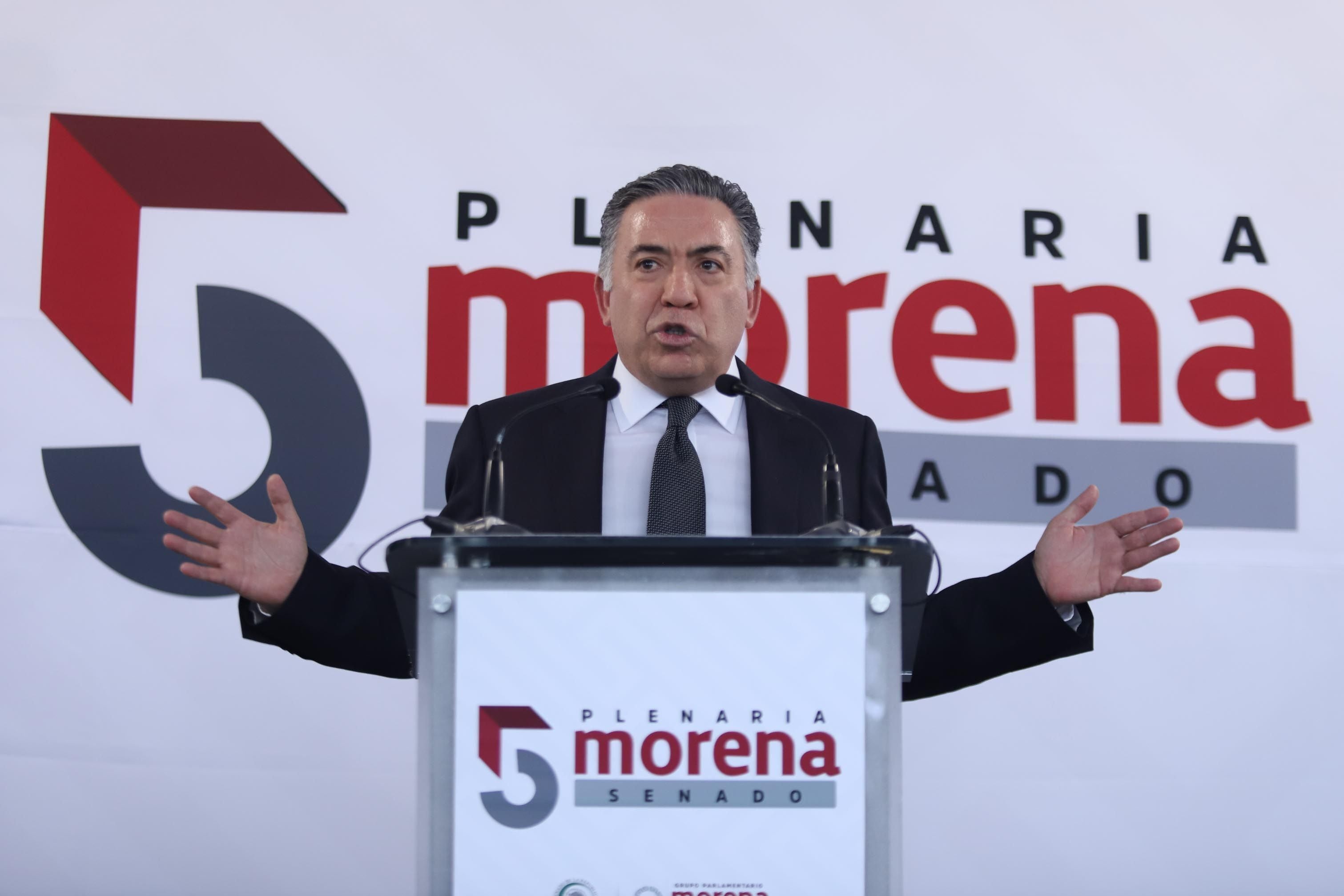 Enrique Inzunza reaparece en el Senado tras más de 100 días de ausencia