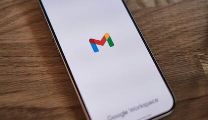 Móvil ejecutando Gmail