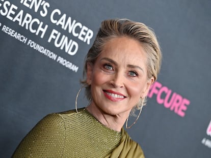 Sharon Stone acude a un evento de recaudación de fondos de la fundación Women's Cancer Research, el 16 de marzo de 2023 en Beverly Hills (California).