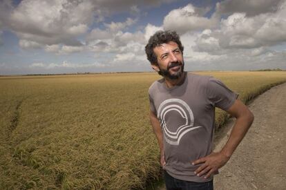 Alberto Rodríguez, en las marismas del Guadalquivir, donde rodó 'La isla mínima'
