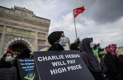 Protestas en Estambul tras la nueva publicación de las caricaturas de Mahoma por Charlie Hebdo al comienzo del juicio por los atentados de enero de 2015