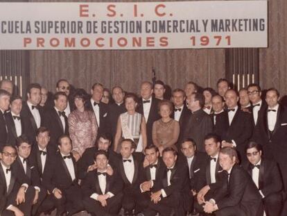 Fiesta de graduaci&oacute;n de la promoci&oacute;n de 1971.