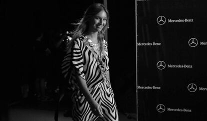 Modelo en el &#039;backstage&#039; de la Mercedes-Benz Fashion Week Madrid, en septiembre de 2016.