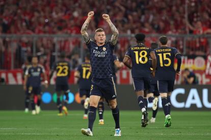 Toni Kroos celebra el gol marcado por Vinicius.