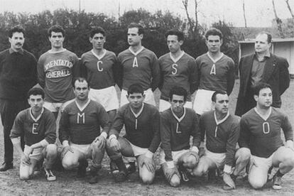 Equipo español en Bruselas patrocinado por el bar Casa Emilio.