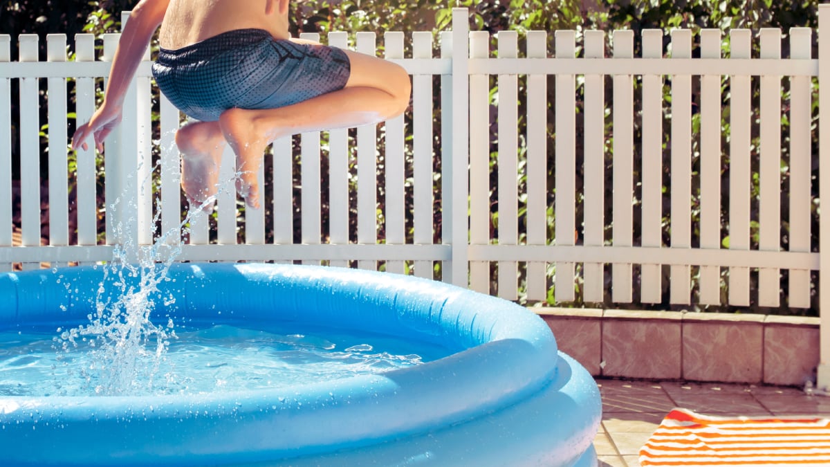 Parches para piscinas de PVC: el adhesivo de calidad industrial resistente al cloro y a los rayos UV