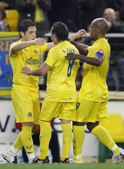 El Villarreal celebra su gol