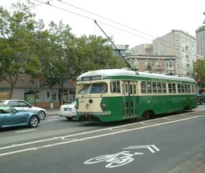 En la imagen, tranvía de la línea "F" que hace el recorrido "Market & Wharves" y es uno de los famosos tranvias de San Francisco. EFE/Archivo