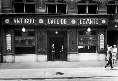 Fachada del Antiguo Café  de Levante.