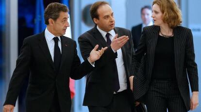 Sarkozy, junto al centrista Jean-Christophe Lagarde  y la vicepresidenta de la UMP, Nathalie Kosciusko-Morizet.