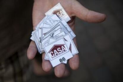 Los números que reparten los voluntarios