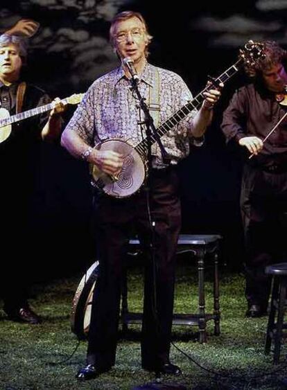 Tommy Makem, en una actuación en 1999.