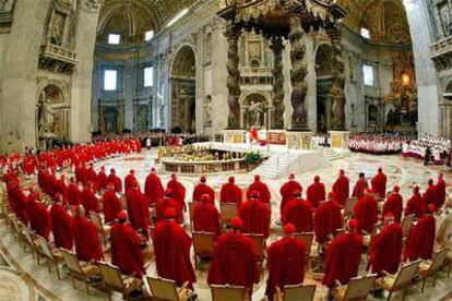 Imagen de la misa celebrada antes del cónclave del que saldrá el sucesor de Juan Pablo II.