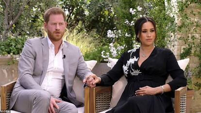 Meghan Markle y Enrique, en una imagen promocional de la entrevista con Oprah, que se emitirá el próximo 7 de marzo.