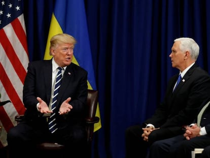 Donald Trump com seu vice-presidente, Mike Pence, o secretário de Estado, Rex Tillerson, e o conselheiro de Segurança Nacional.