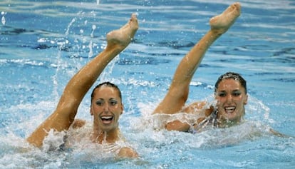 Gemma Mengual y Andrea Fuentes durante el dúo de Pekín 2008.