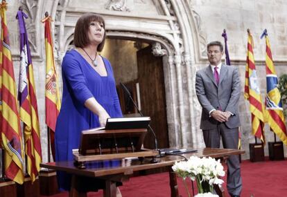 Francina Armengol, en el moment de jurar el càrrec.