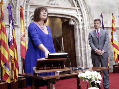 Francina Armengol, en el moment de jurar el càrrec.