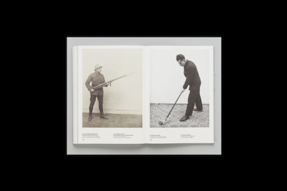 Dos páginas del libro. A la izquierda: fusil del teniente coronel Armand-Frédéric Faucon (1917- 1918). A la derecha: cepillo para parquet (1927).