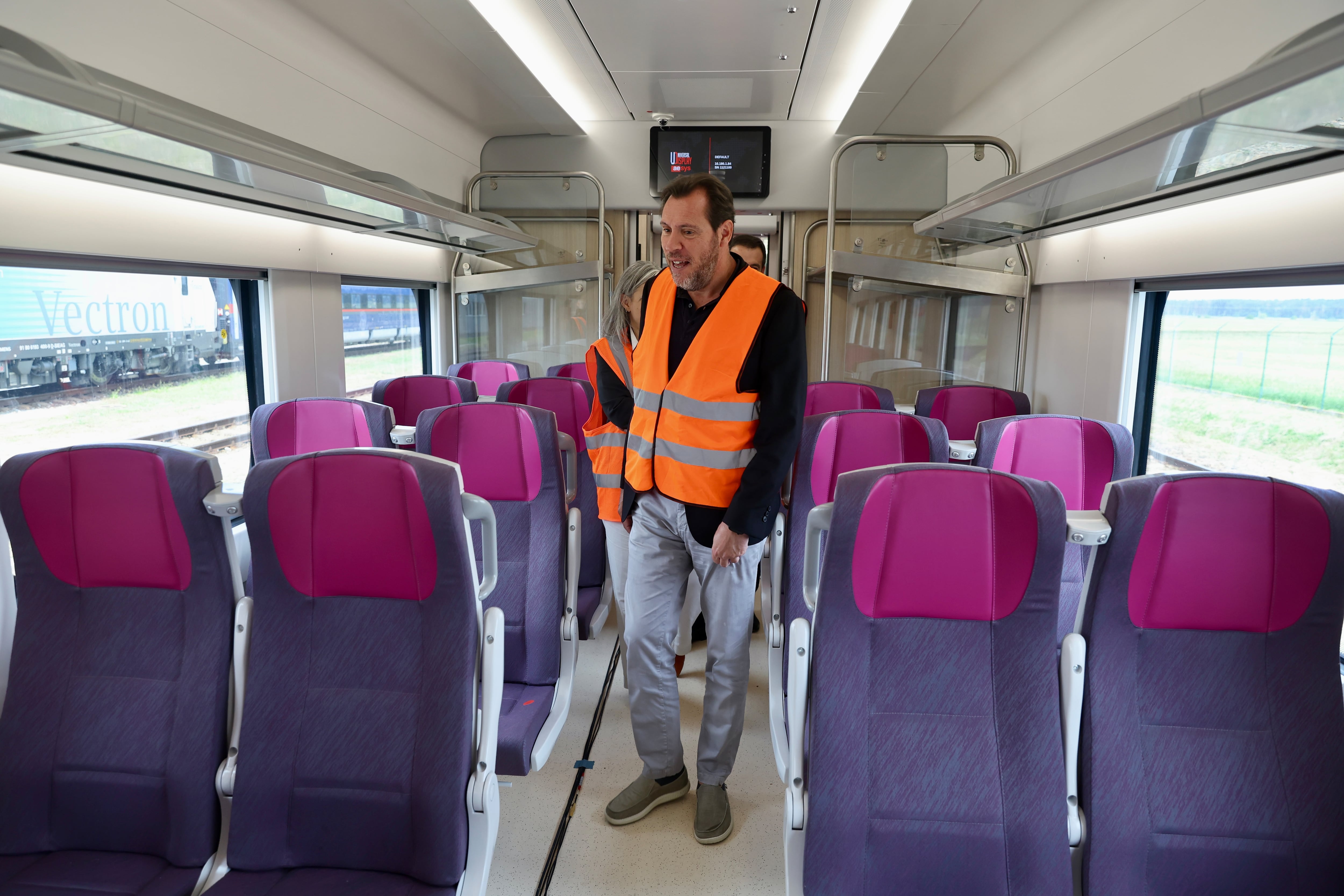 Puente revisa en República Checa la certificación de los 70 trenes de CAF que irán a Cercanías y Media Distancia de Renfe