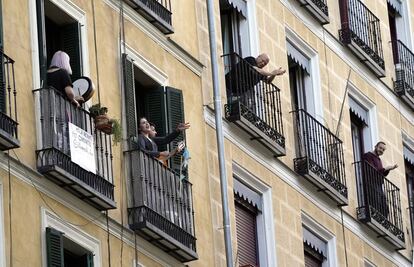 Las actuaciones musicales sonhabituales en Madrid a la hora de los aplausos.