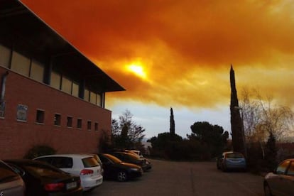 Vista del núvol tòxic del passat 12 de febrer a Igualada.