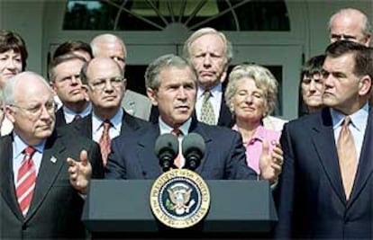 El presidente de EE UU George W. Bush en la rueda de prensa en la que ha anunciado las medidas contra el terrorismo.