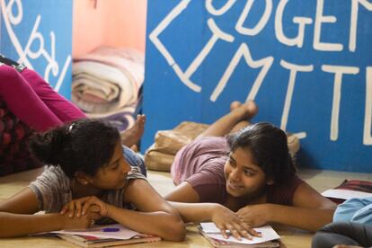 Asmita Katti y Shaddra K tienen 18 y 16 años respectivamente. Las dos quieren ser trabajadoras sociales y participan activamente en los talleres de justicia social de Kranti.