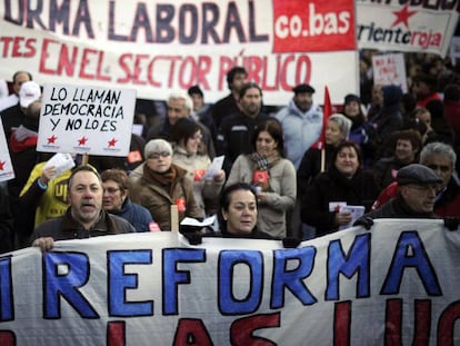 Protestas de empleados públicos en 2012 cuando les recortaron sus condiciones.