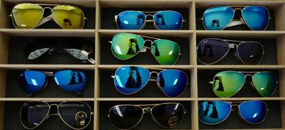 Gafas de la marca Ray-Ban, una de las más famosas de la marca Luxottica. 