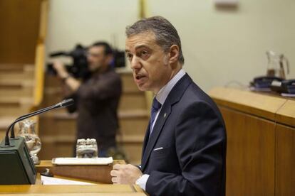 El lehendakari, Iñigo Urkullu, durante su intervención en el pleno de control del Parlamento vasco. 