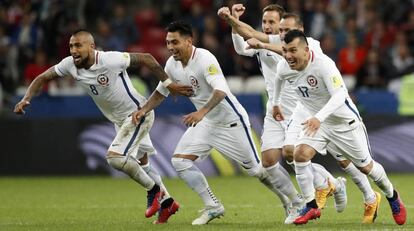 Los jugadores chilenos celebran el pase a la final