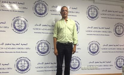 Aziz Rhali, presidente de la Asociación Marroquí de Derechos Humanos (AMDH), en la sede de la organización en Rabat.