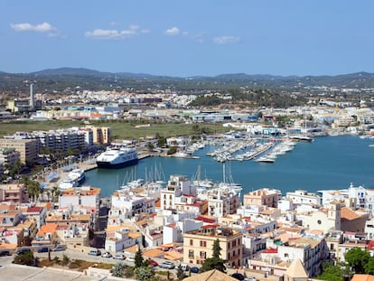 Vista aérea del puerto de Ibiza.