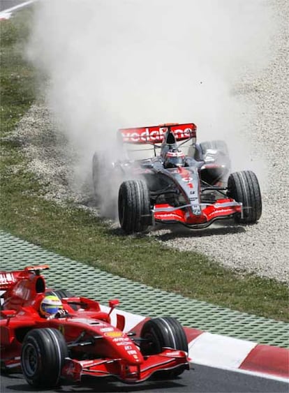 Tras la salida de pista, Alonso ha reaccionado.